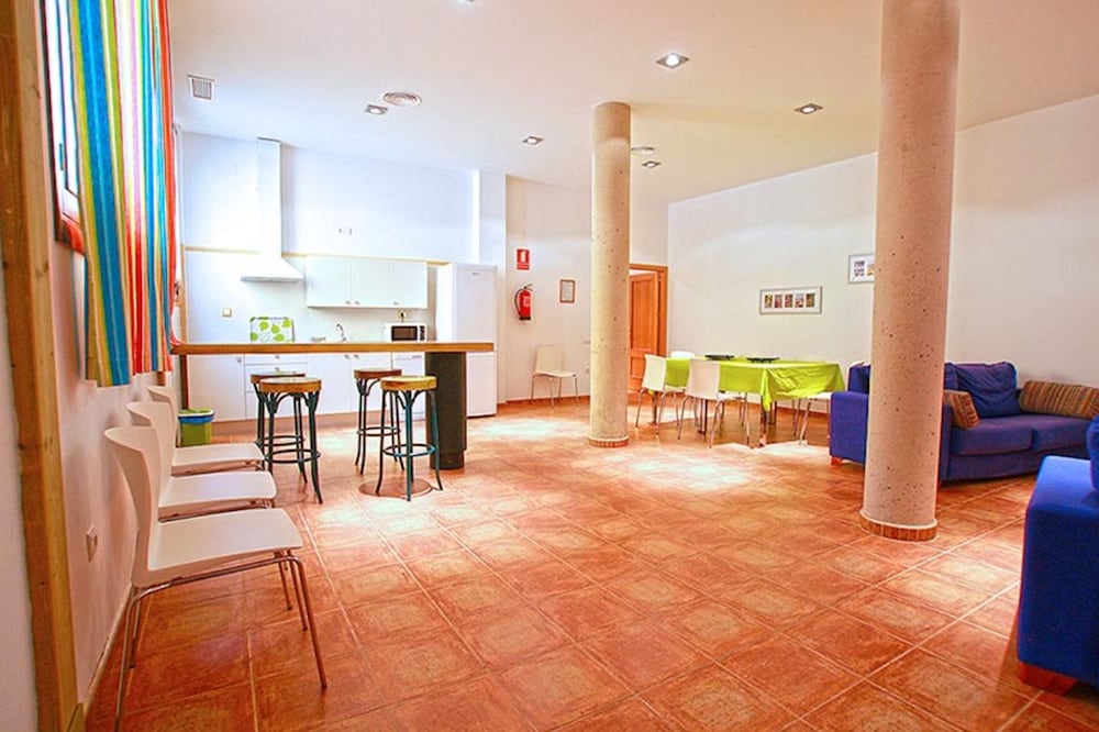 House, 4 Bedrooms