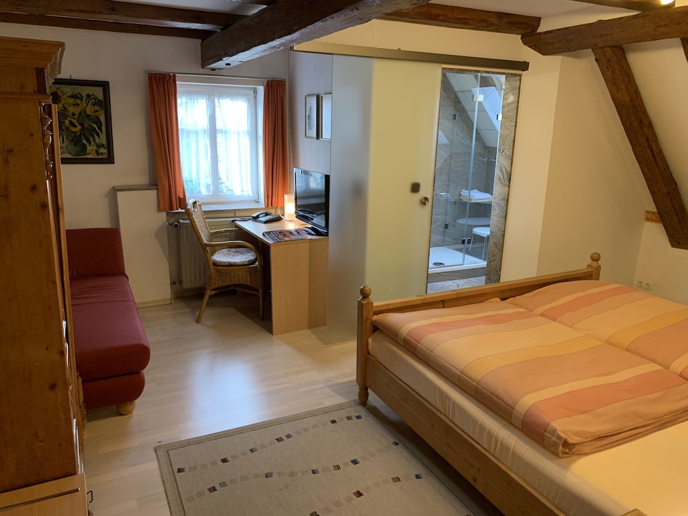 Standard Double Room - Photo 2