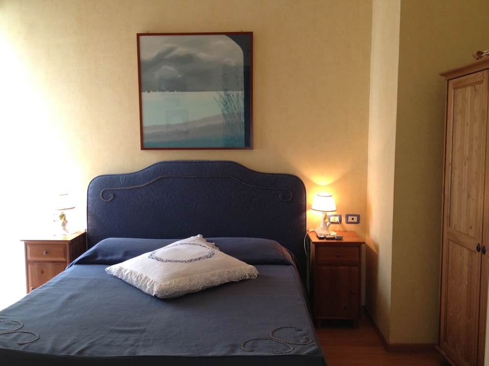 Double Room Single Use, Private Bathroom