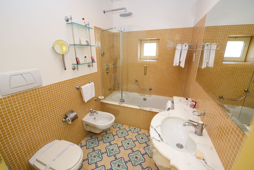 Comfort Double or Twin Room, Balcony - Photo 7