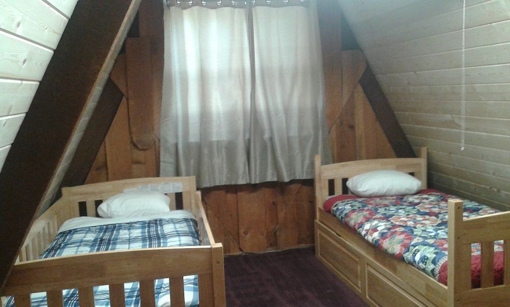 Traditional Chalet, 2 Bedrooms photo 3