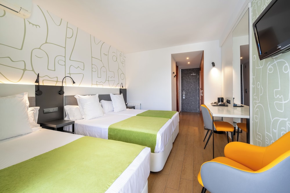 Premium Room, Terrace, Pool View (3 Adults)