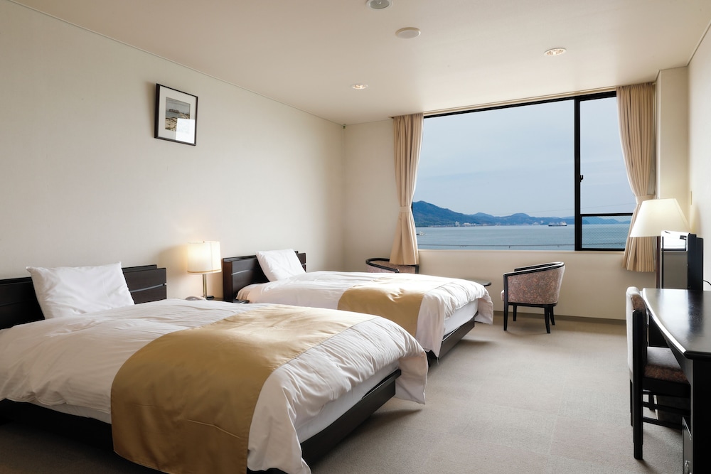 Western Style Room with Private Bathroom, Sea View
