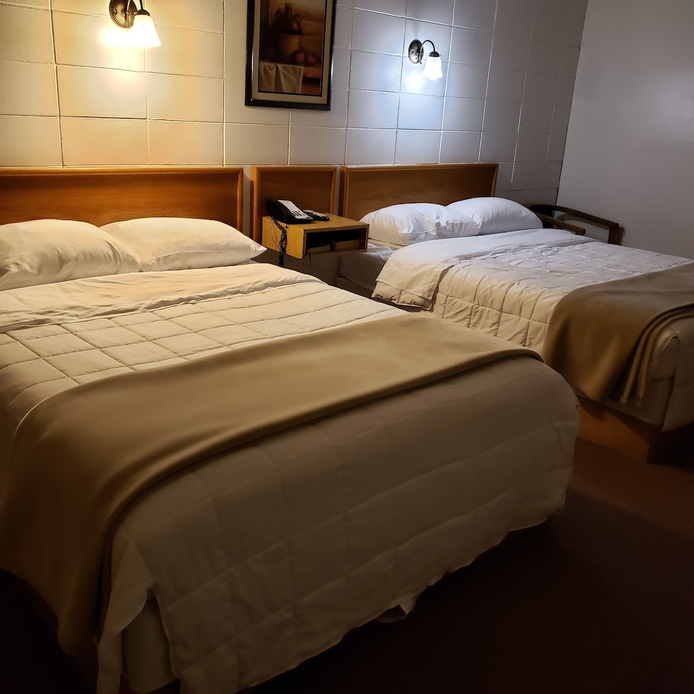 Standard Double Room, 2 Double Beds, Refrigerator & Microwave photo 1