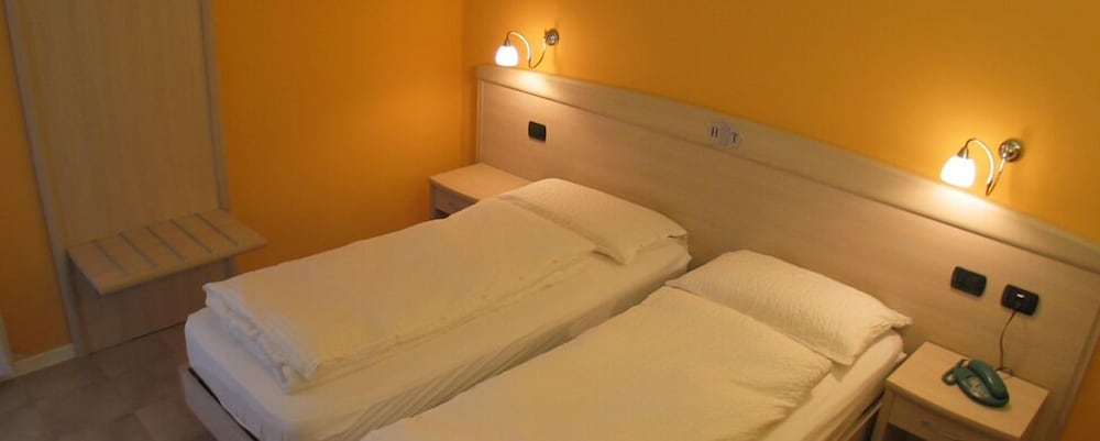 Quadruple Room - Photo 1