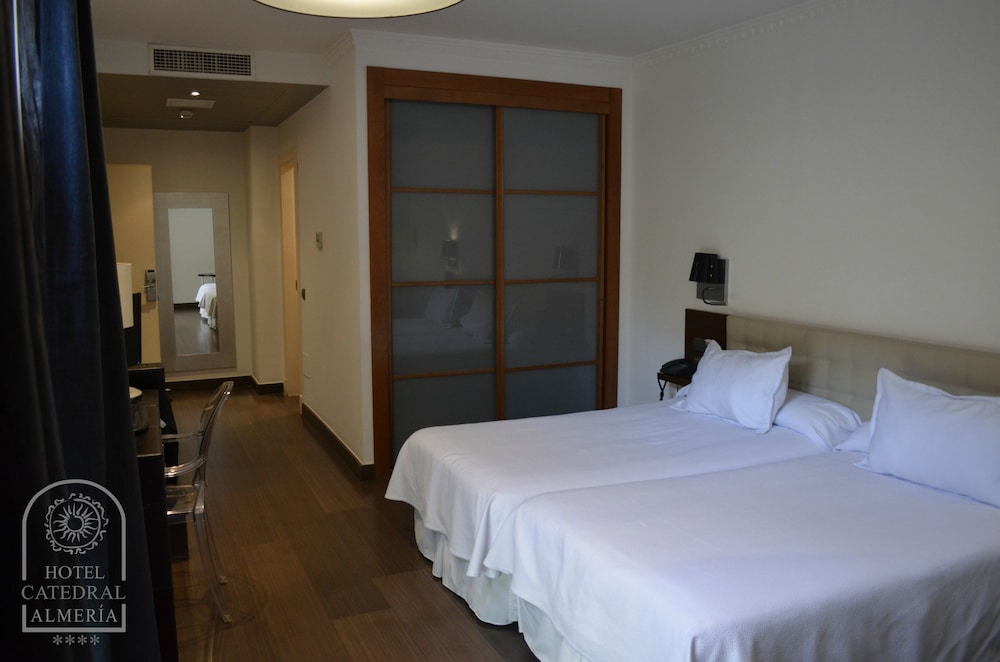 Standard Double Room (Interior) photo 2