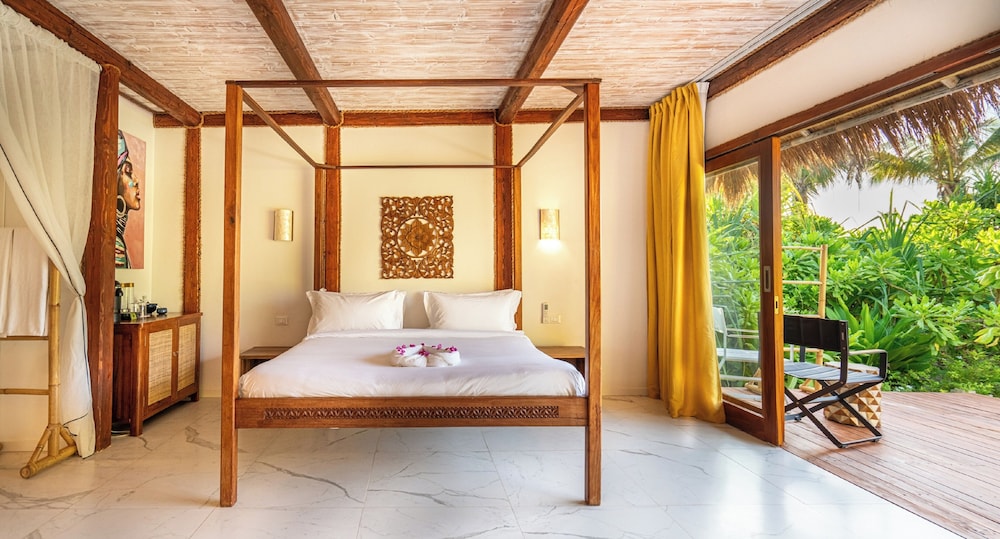 Deluxe Bungalow - Photo 3