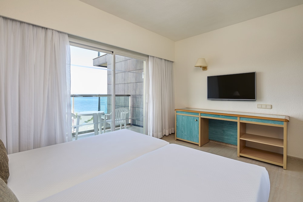 Room (Sol 2 Ad + 1 Ch) photo 3