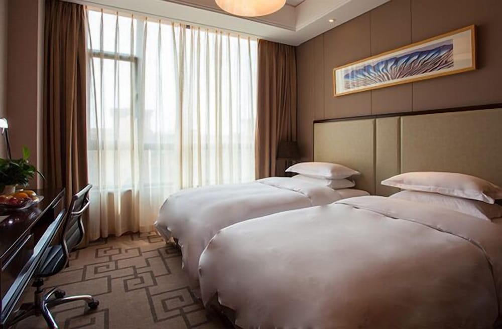 Standard Twin Room, City View