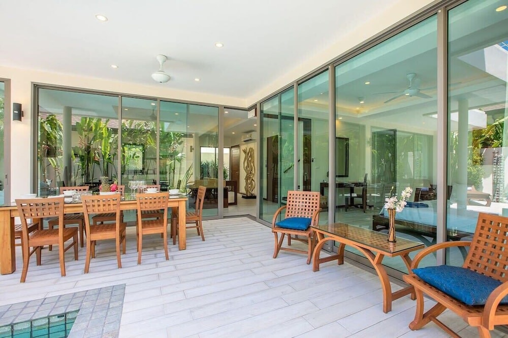 Standard Villa photo 2