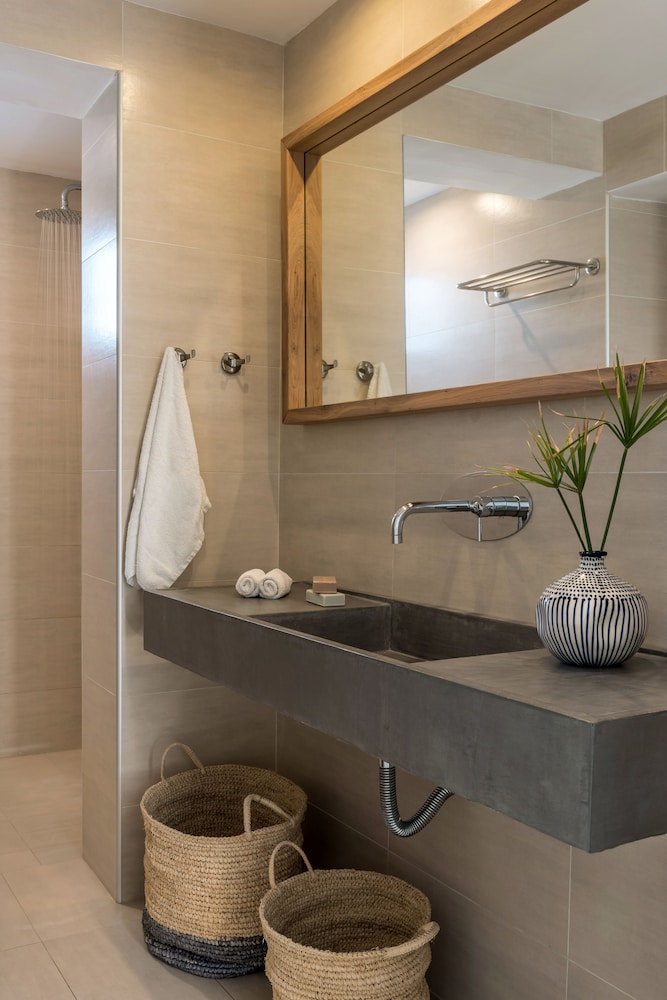 Grand Family Suite with Private Pool - Photo 4