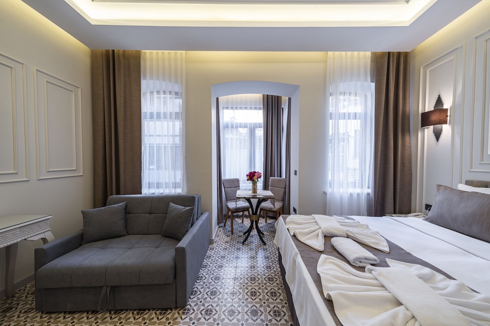 Exclusive Double or Twin Room photo 3