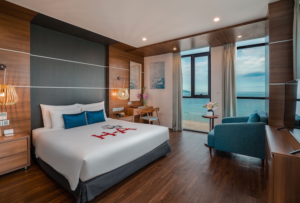Deluxe Beachfront Double