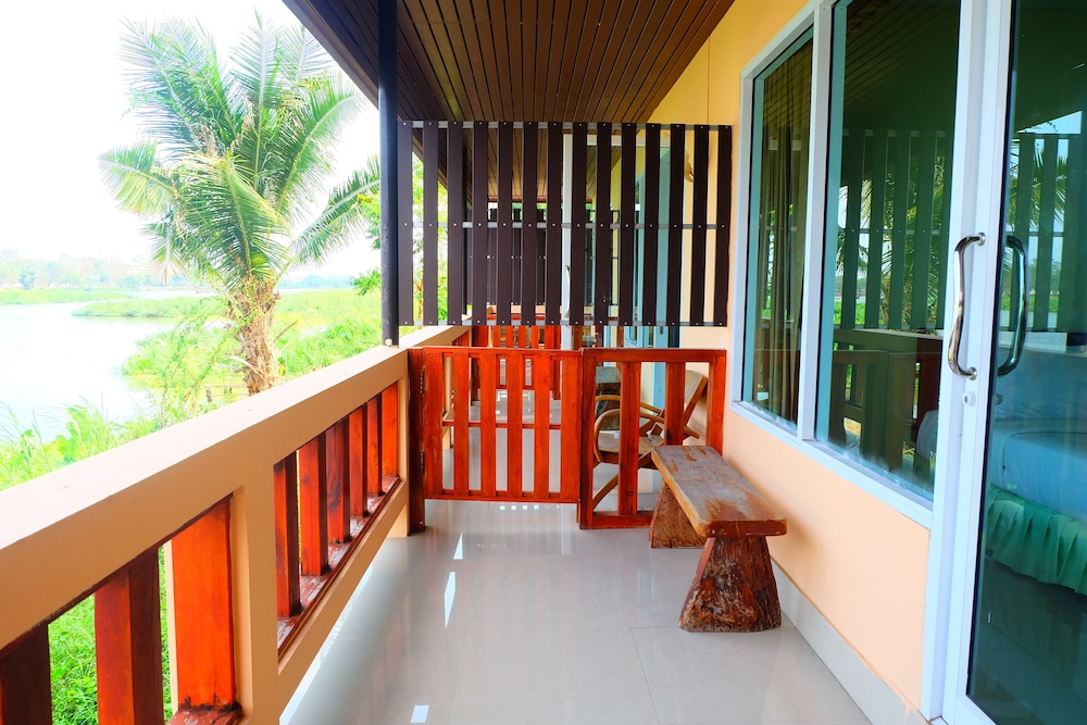 River Front Room with Balcony photo 2