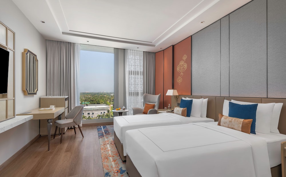 Luxury Twin Room (Grand | Runaway View)