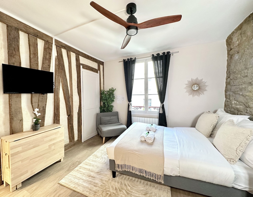 Signature Studio, Courtyard View