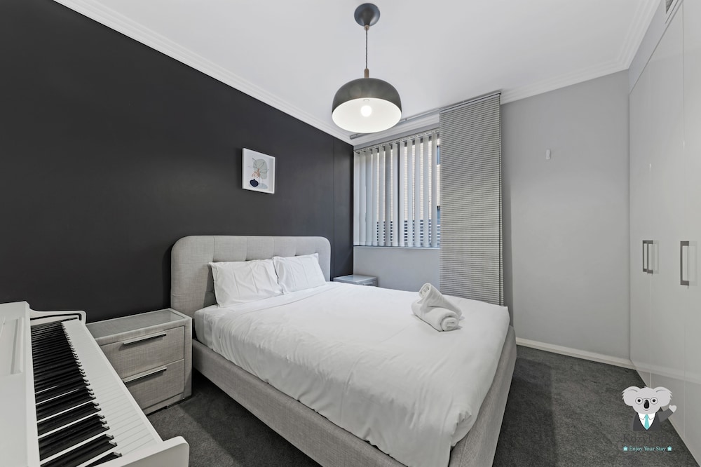 Classic Apartment, 2 Bedrooms (NRY241) photo 2