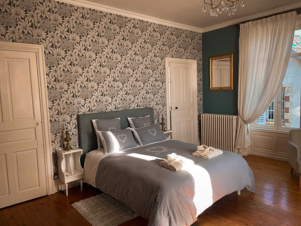 Romantic Double Room, Ensuite, Garden View