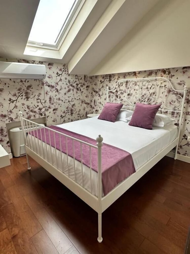 Economy Double Room, 1 Queen Bed, Ensuite