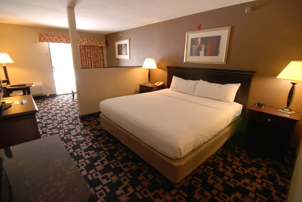 Junior Suite, 1 King Bed with Sofa bed, Patio photo 1