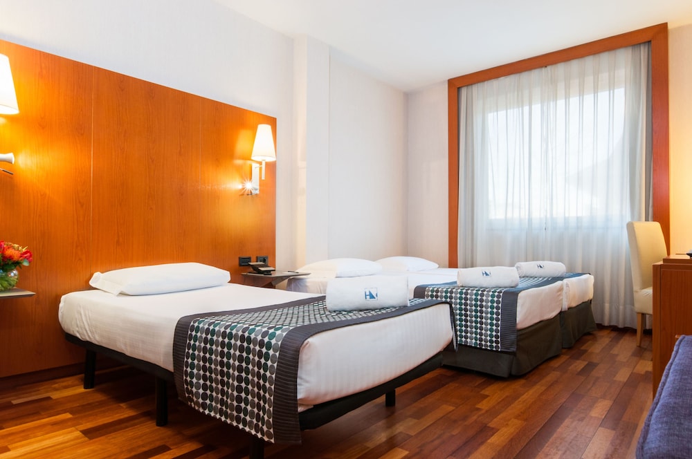 Double Room (Extra Beds, Parking Exterior Incluido)
