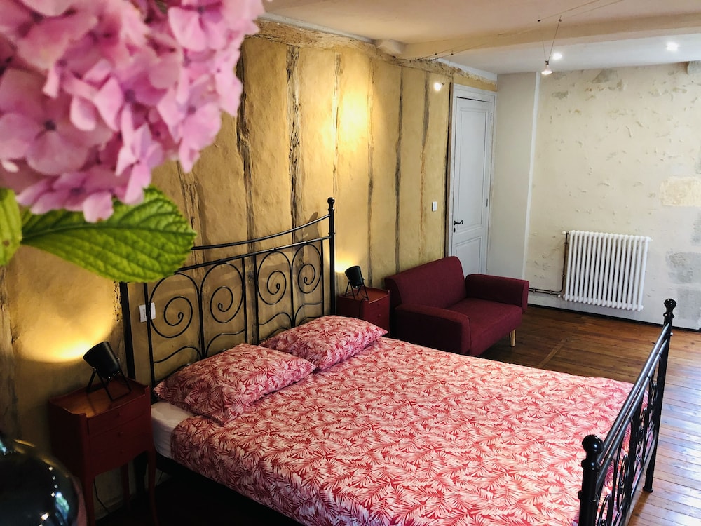 Quadruple Room (Rouge Grave) photo 1