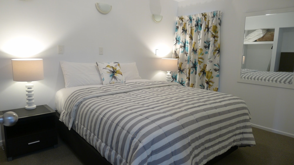 Standard Apartment, 1 Bedroom, Kitchenette, Courtyard View