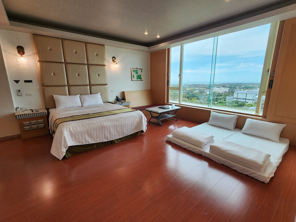 Panoramic Quadruple Room, Multiple Beds, Non Smoking, Ocean View photo 1