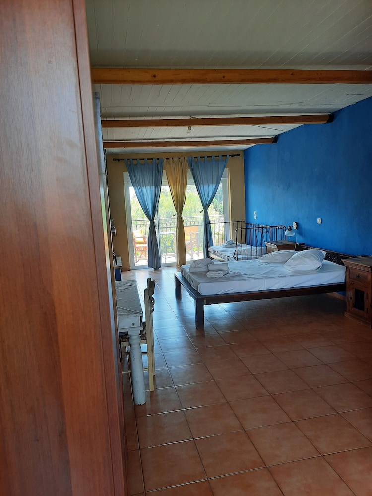 2 Adults One-Bedroom Apartment - Photo 9