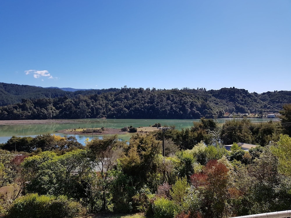 Superior Double Room, 1 Queen Bed, Lagoon View photo 2