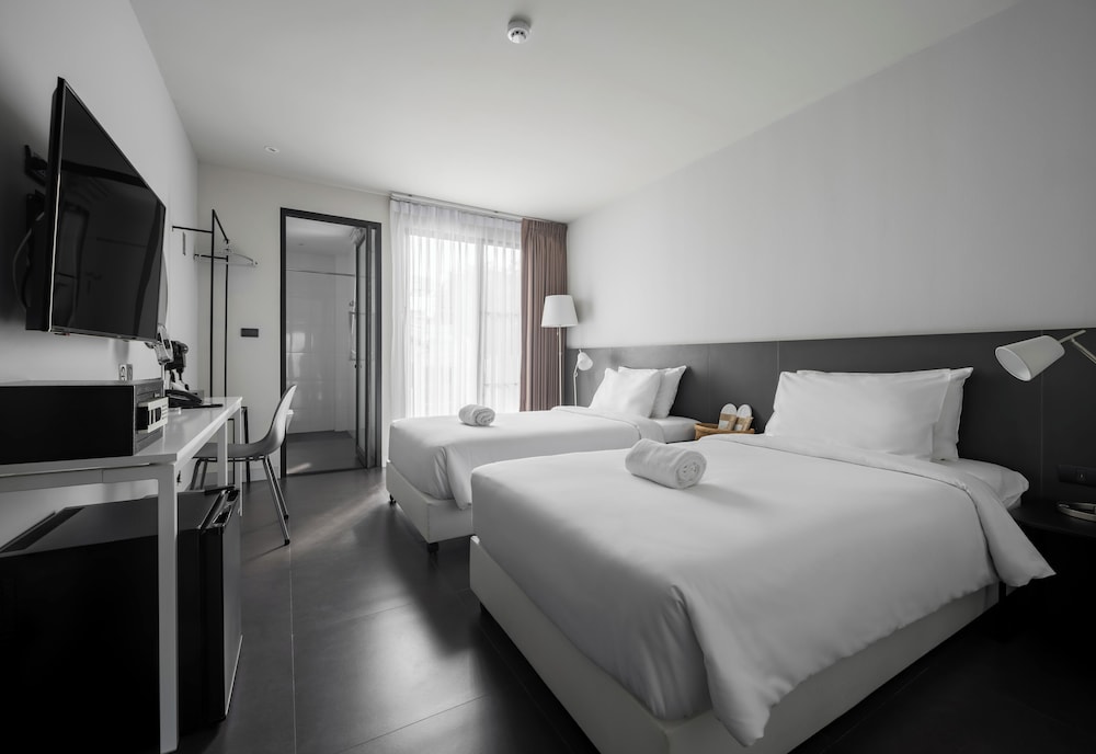Economy Twin Room, 2 Twin Beds, Non Smoking, Garden Area - Photo 3