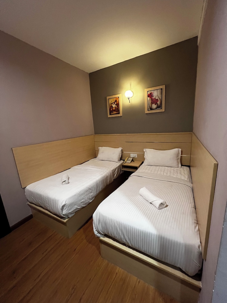 Economy Twin Room photo 1