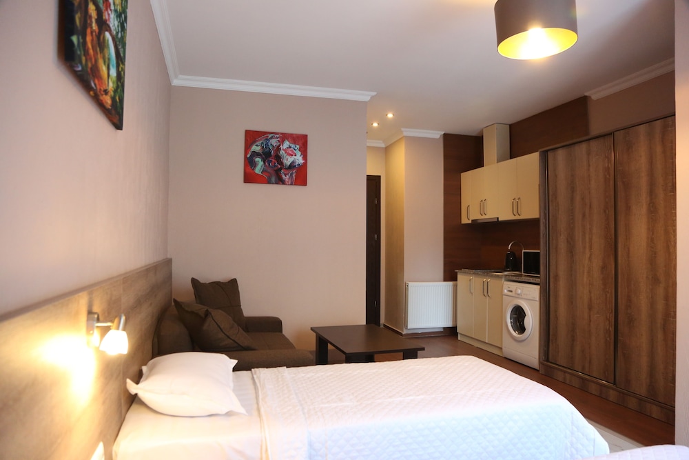 Family Triple Room, Multiple Beds, City View, photo 6