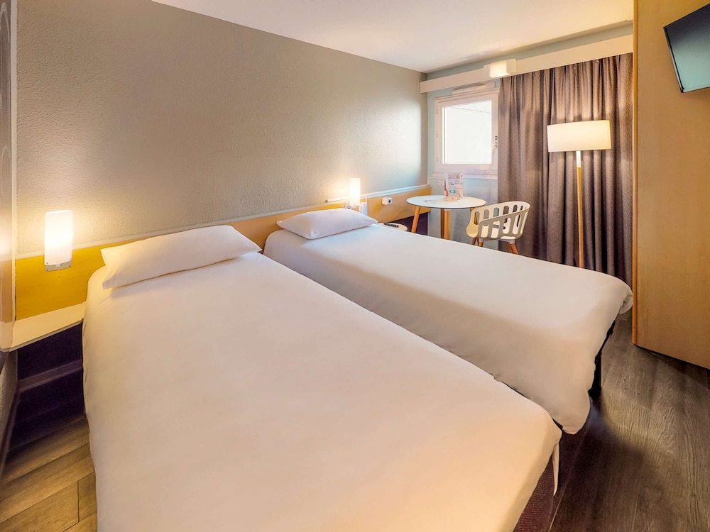 Standard Room, 2 Twin Beds photo 1