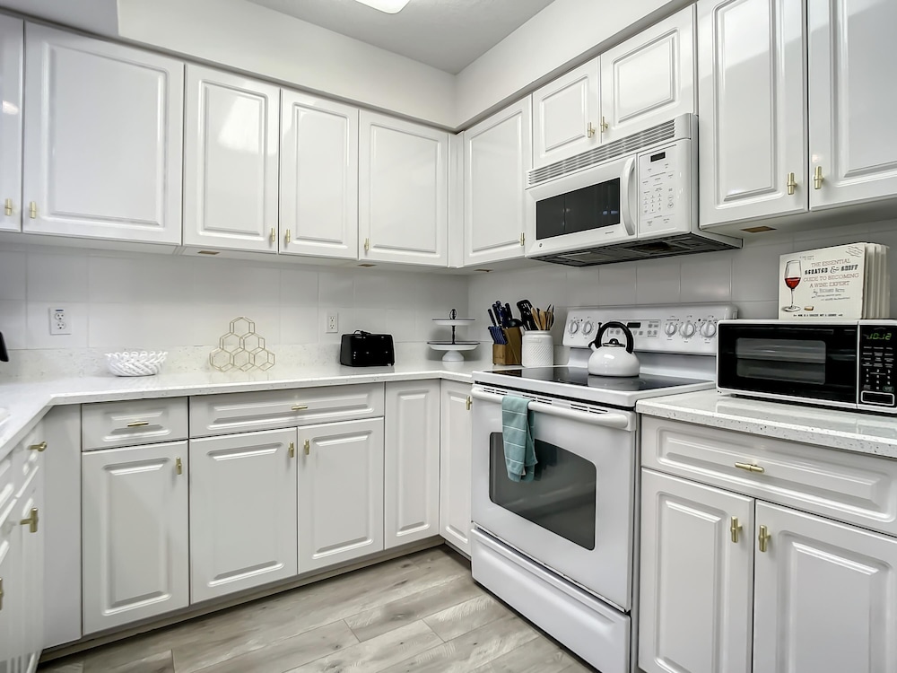 Take in the Gorgeous Sunset in This Beautiful 3 2 Condo Located in Bldg 10at Oceanwalk Ow10-205, Photo 15