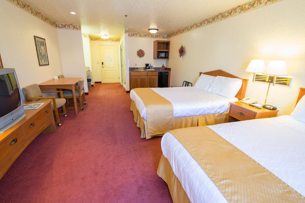 Suite, Multiple Beds photo 2