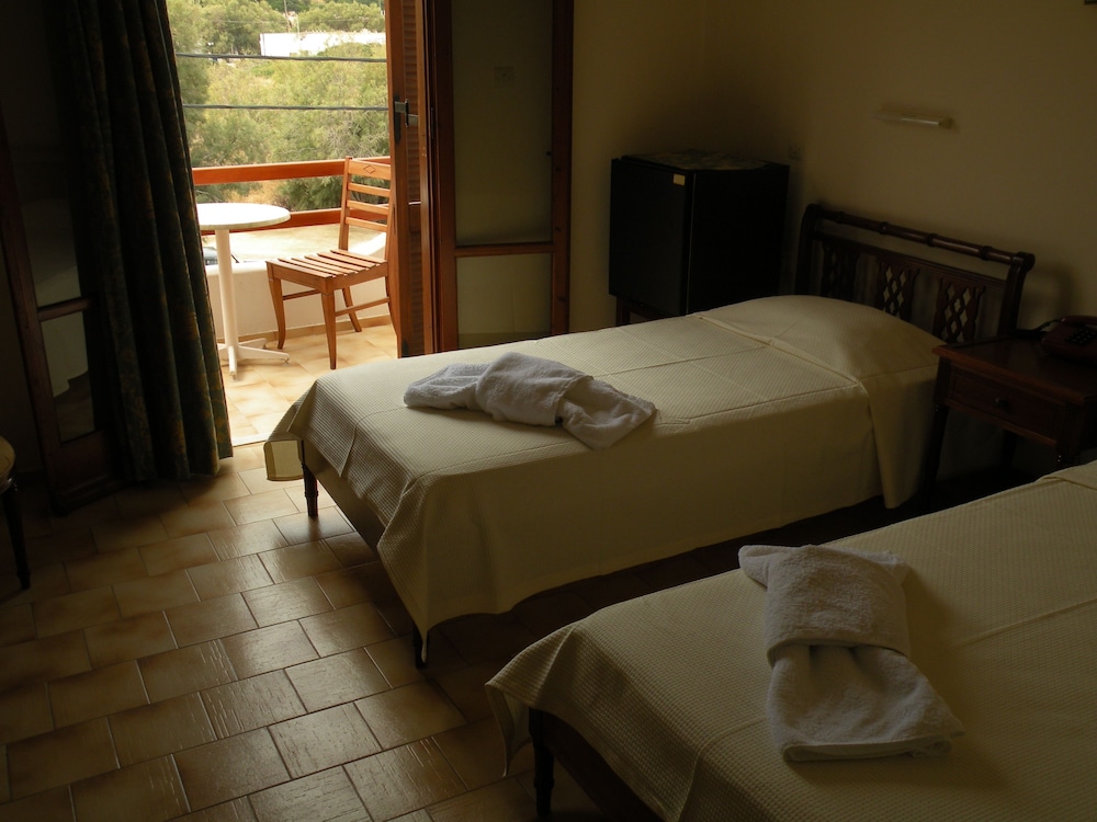 Triple Room (Village View, Upper Floor) - Photo 5