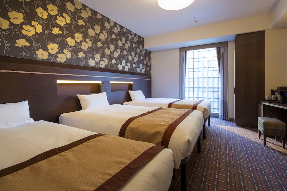 Superior Twin Room (Extra beds added for 3-4 adults), Non Smoking (29 sqm) - Photo 4