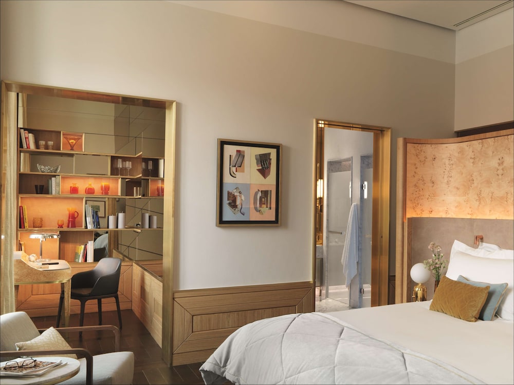 Raffles, Room, 1 King Bed