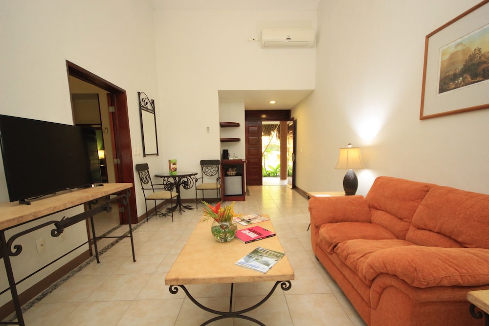 Suite - Photo 9