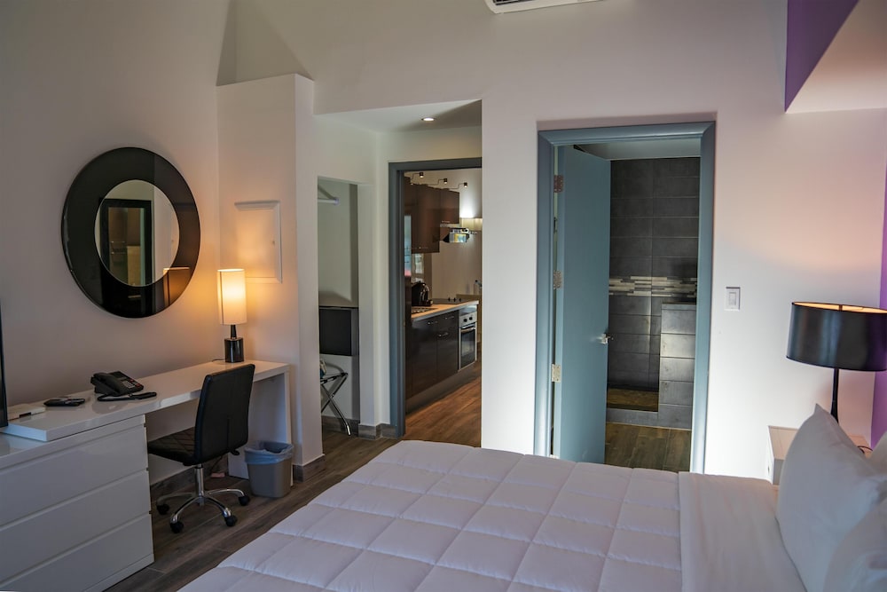Suite, 1 King Bed, Kitchen, Mountain View (with Sofabed) photo 3