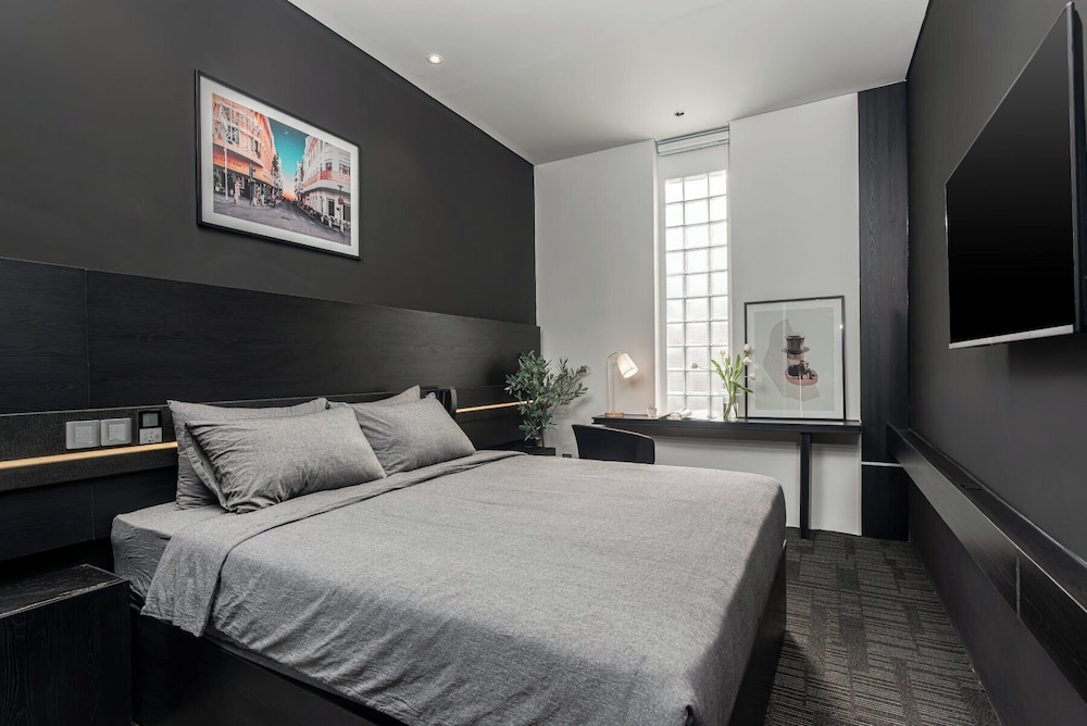 Standard Room, No Windows
