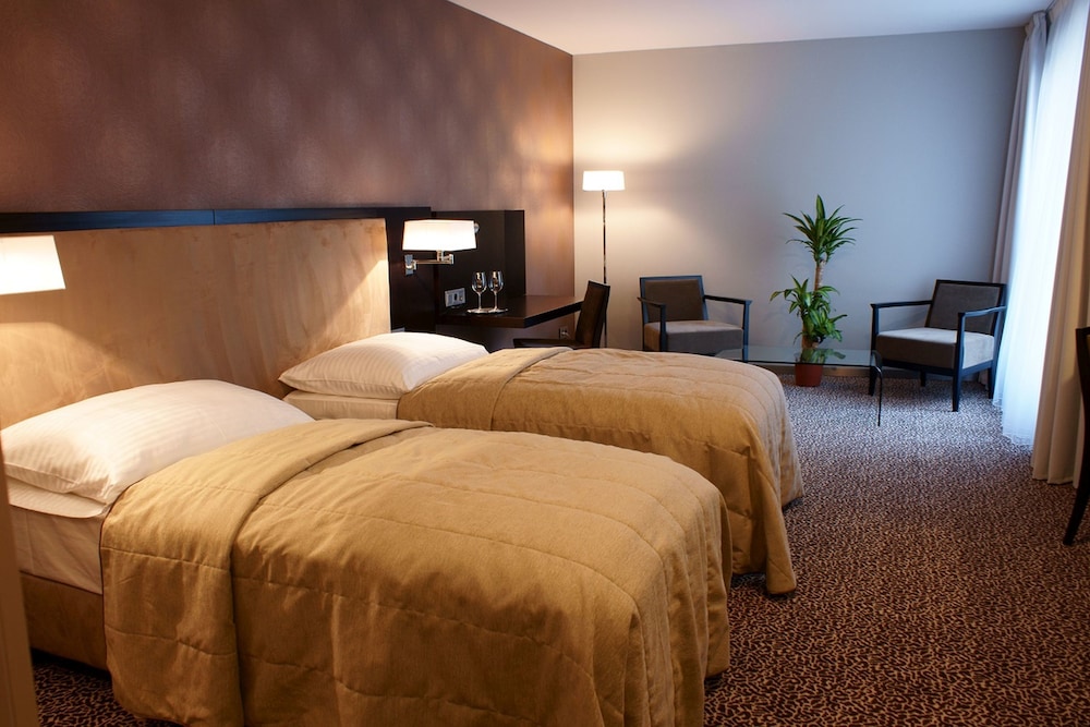 Business Double or Twin Room, 2 Twin Beds - Photo 1