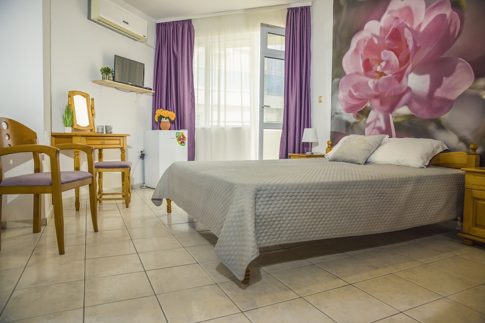Honeymoon Double Room photo 1