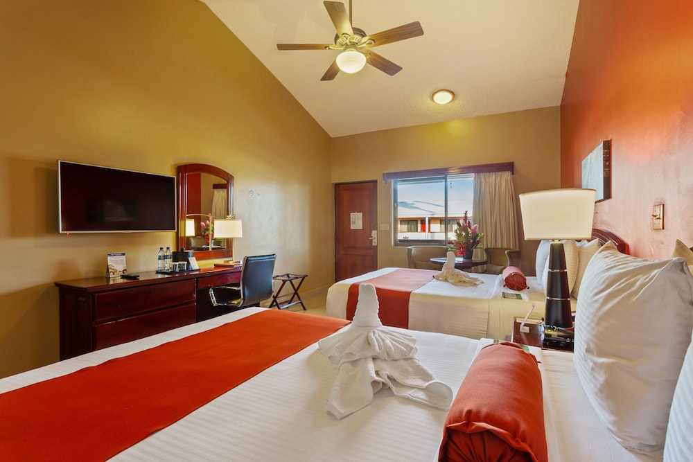 Deluxe Room, 2 Queen Beds, Non Smoking, Refrigerator - Photo 2