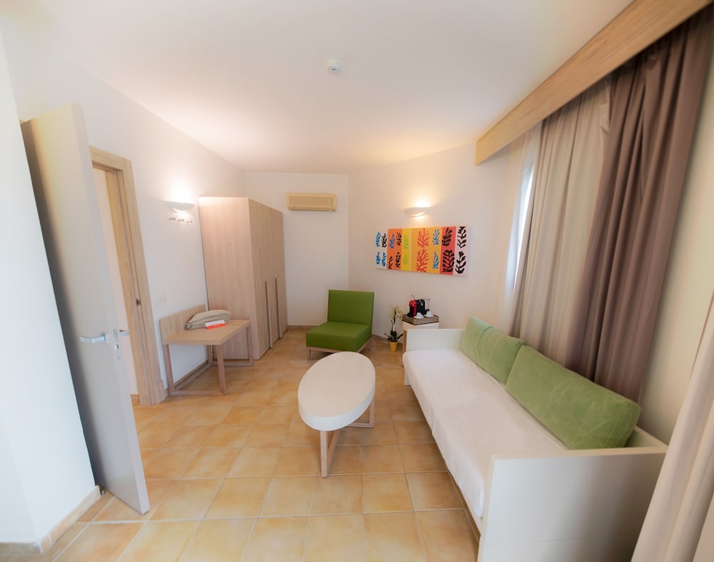 Superior Triple Room (2 adulti + 1 bambino) photo 3