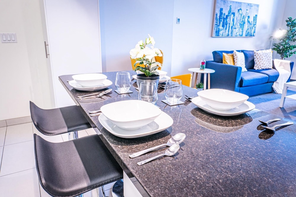 Comfy DT Loft w Parking Rooftop Patio BBQ Gym, 写真 22