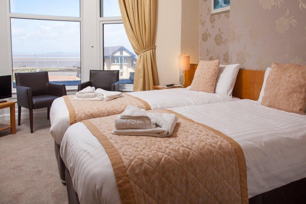 Superior Twin Room, 2 Twin Beds, Sea View photo 2