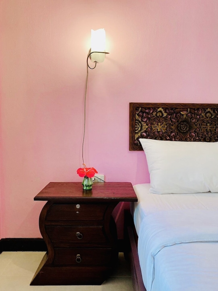 Standard Double Room - Photo 17