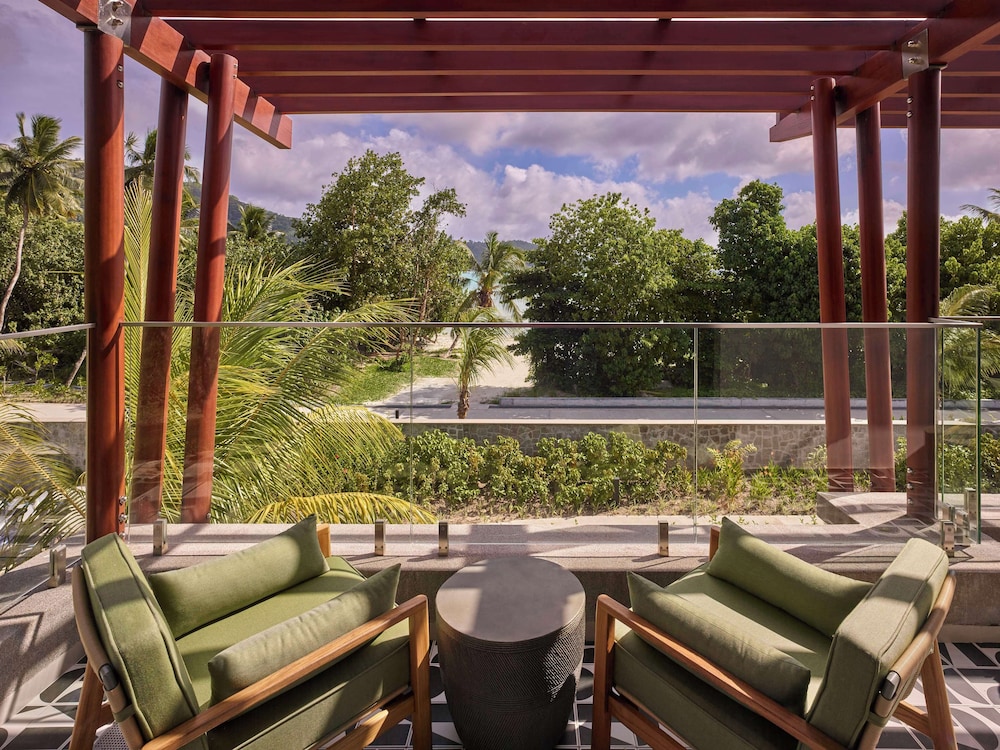 Suite, 1 King Bed, Balcony